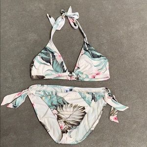 Ivory Floral Leiloni Bikini